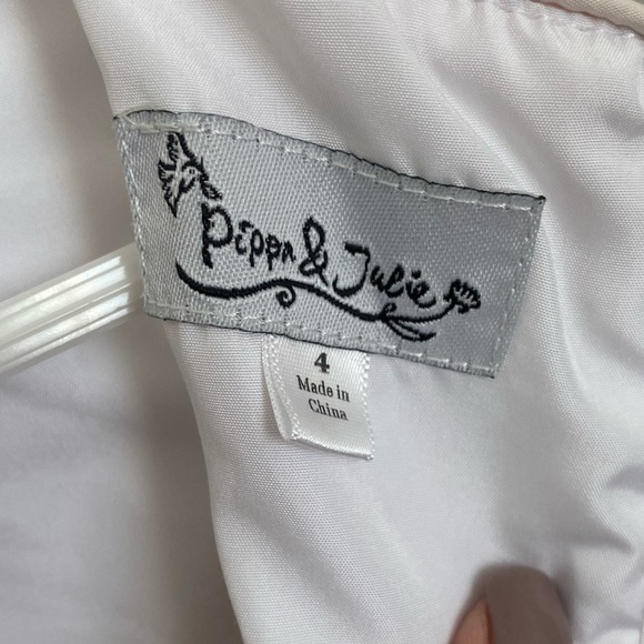 Size 4 very classic dress. Almost new - Picture 3 of 3